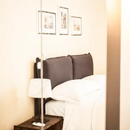 Interno 6 *