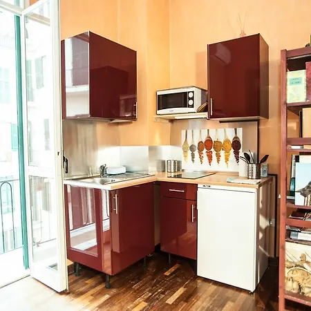 Interno 6 * Naples