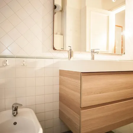 Interno 6 Apartment